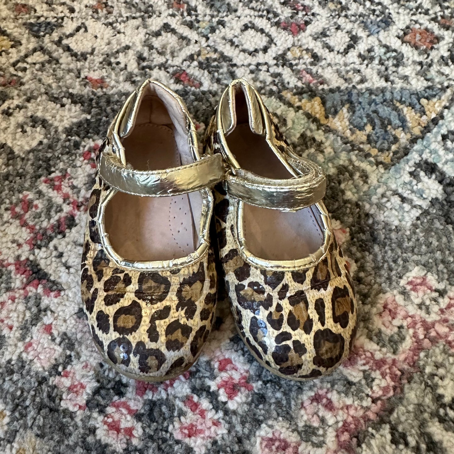 #86B Nordstrom Cheetah Flats Girls 7.5