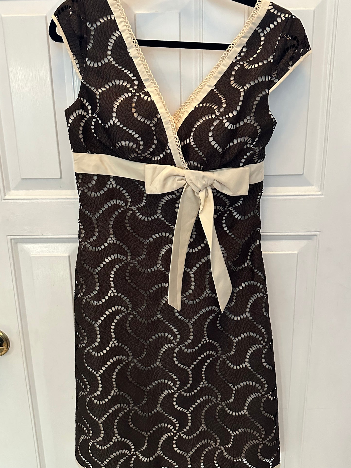 Phoebe Chocolate Brown Dress from SoHo in Hyde Park Sz 6 Retail $228