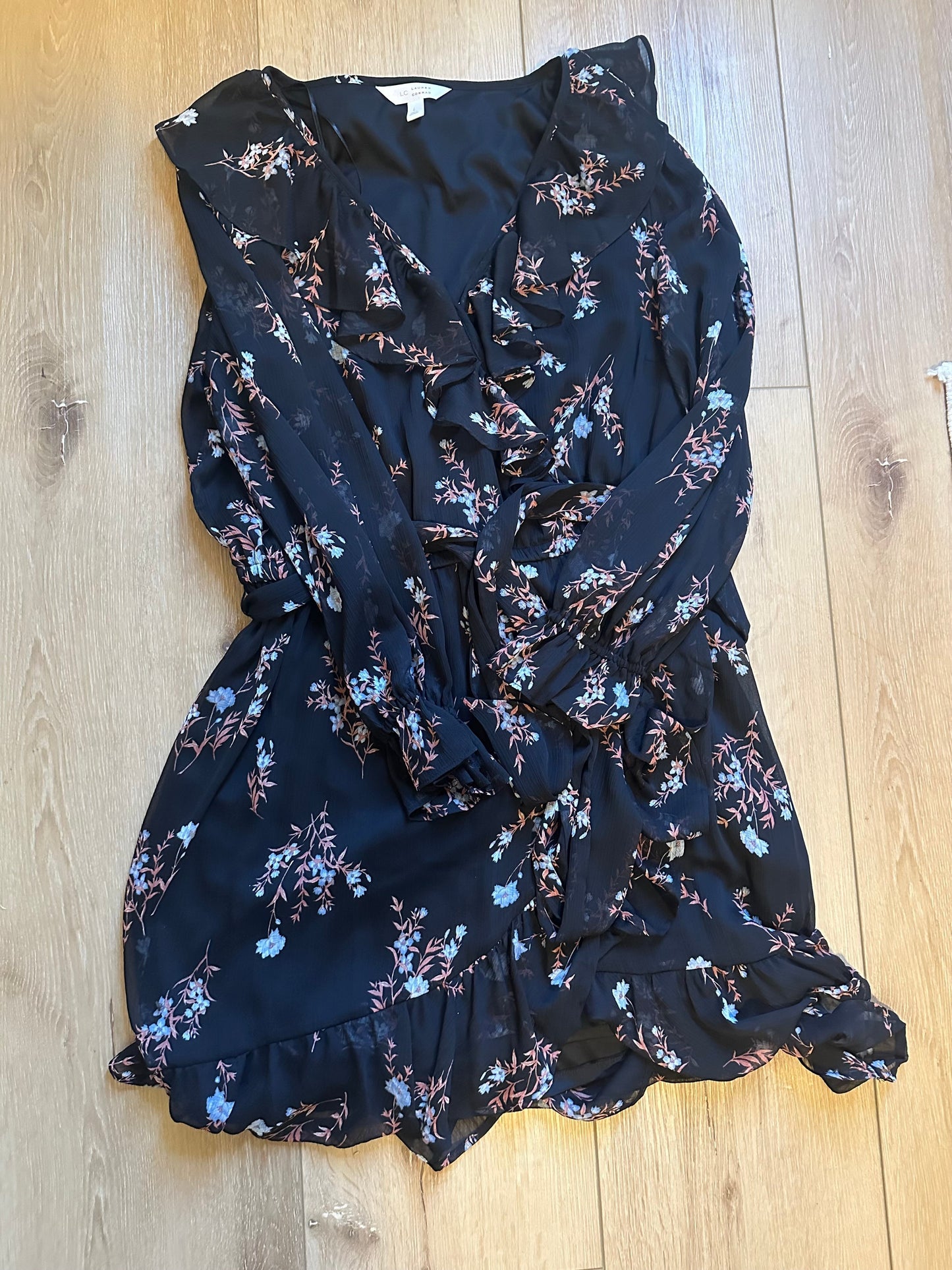 #161 Women’s Size Large Lauren Conrad Long Sleeve Floral Dress(Reduced!)