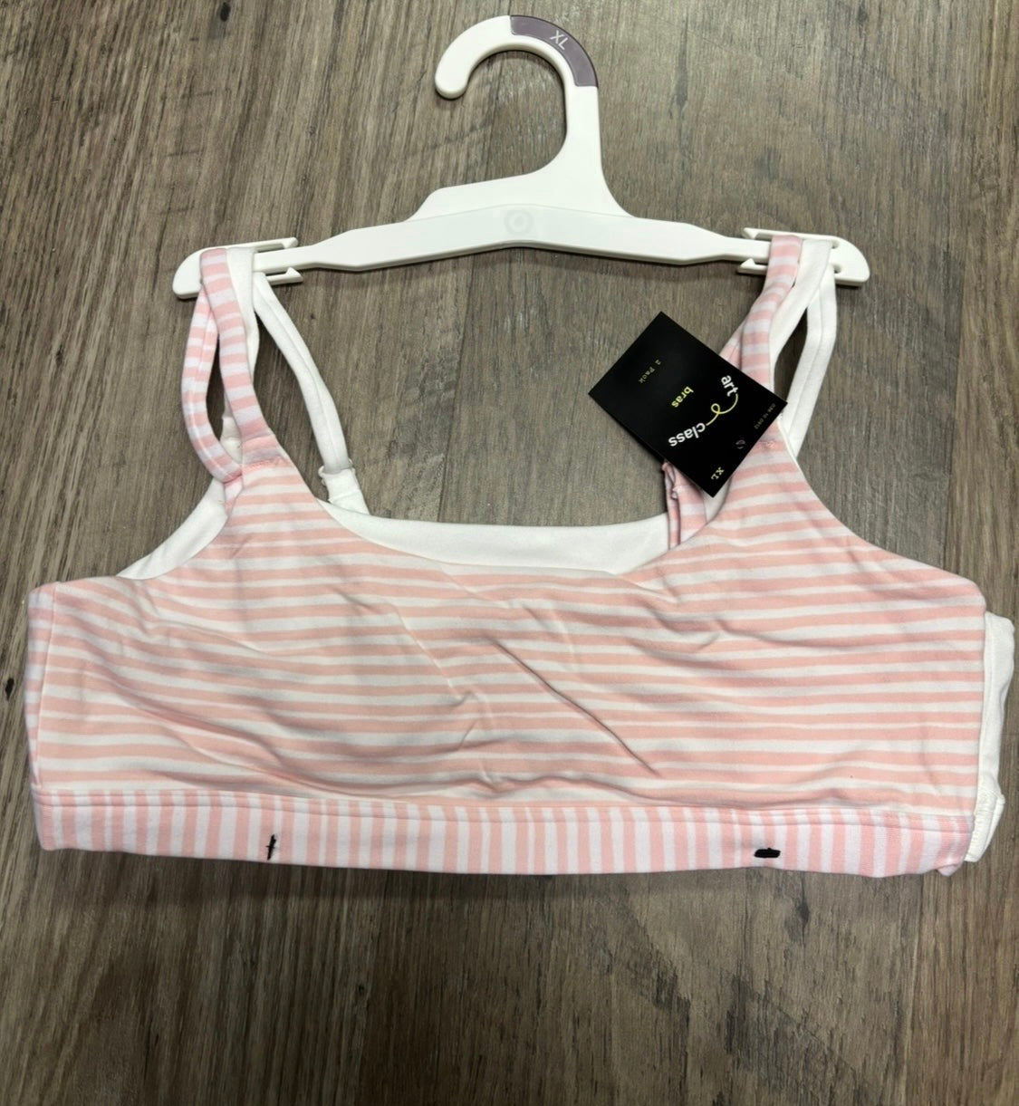 #138 New girl L two pack bras. Art class