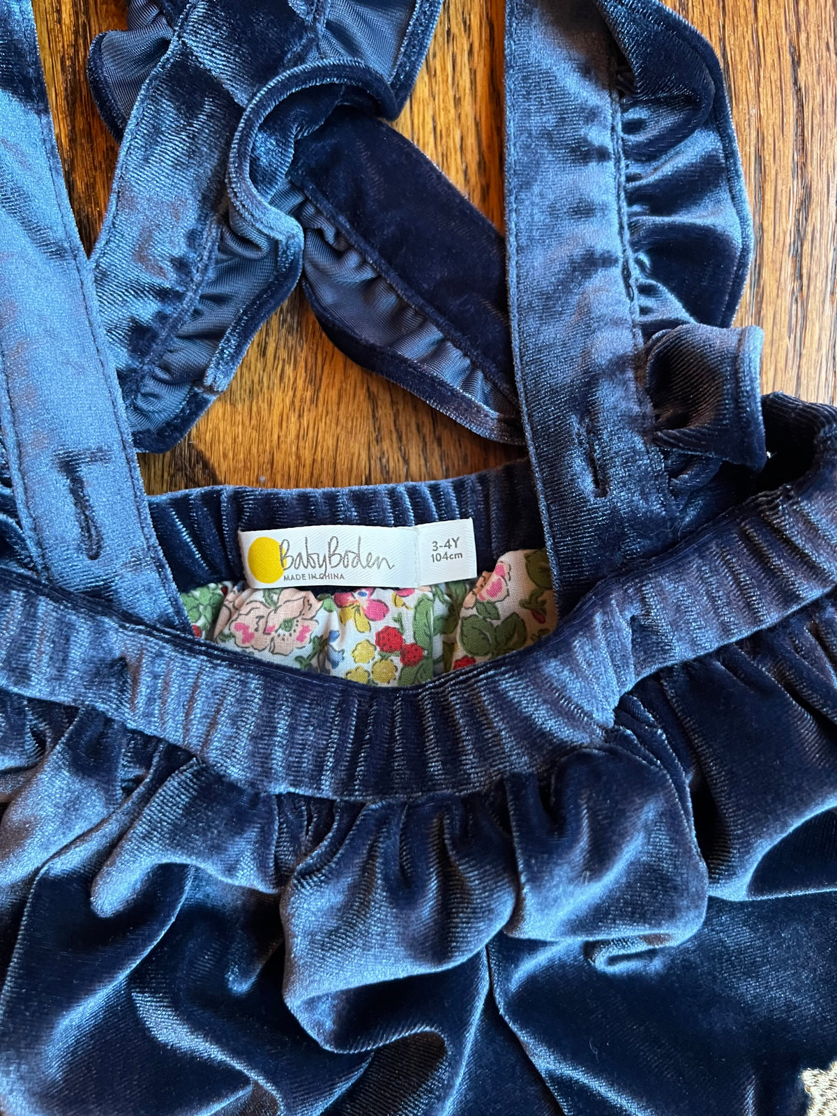 Seller #115 - Boden Girls 3-4Y Dark Blue Velvet Pinnie with Winter Animals, EUC