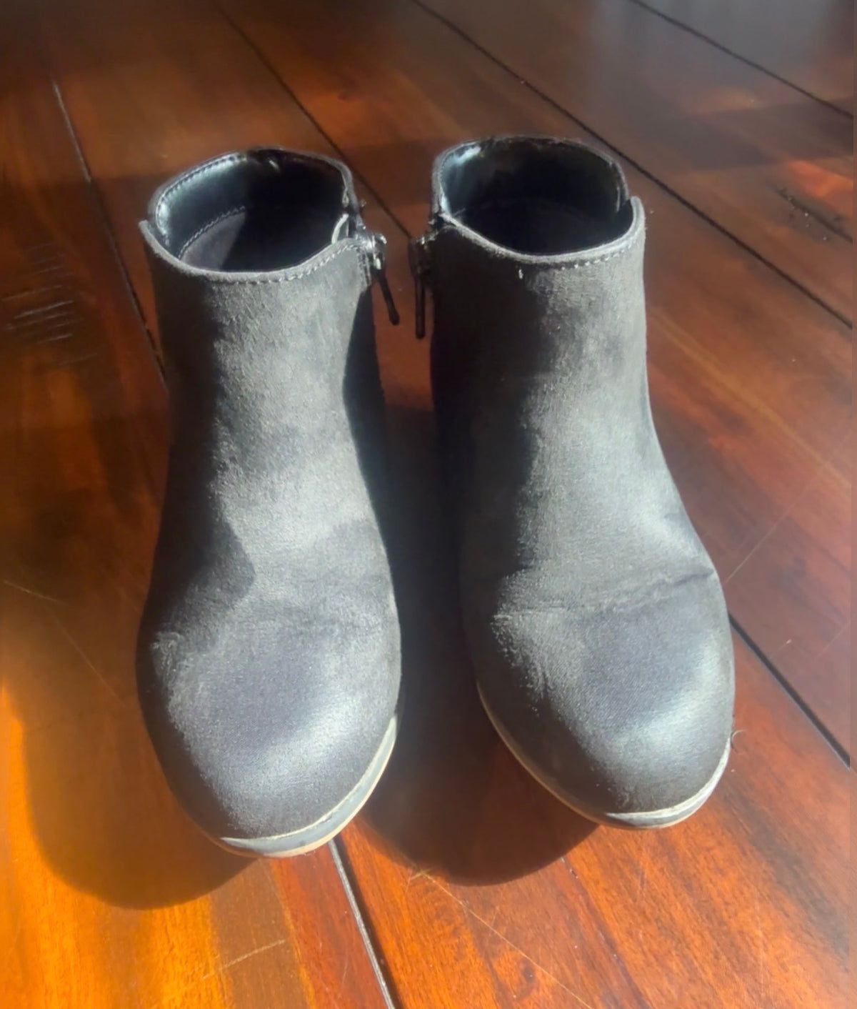 #51 Cat & Jack Girls 9 Black Ankle Boots