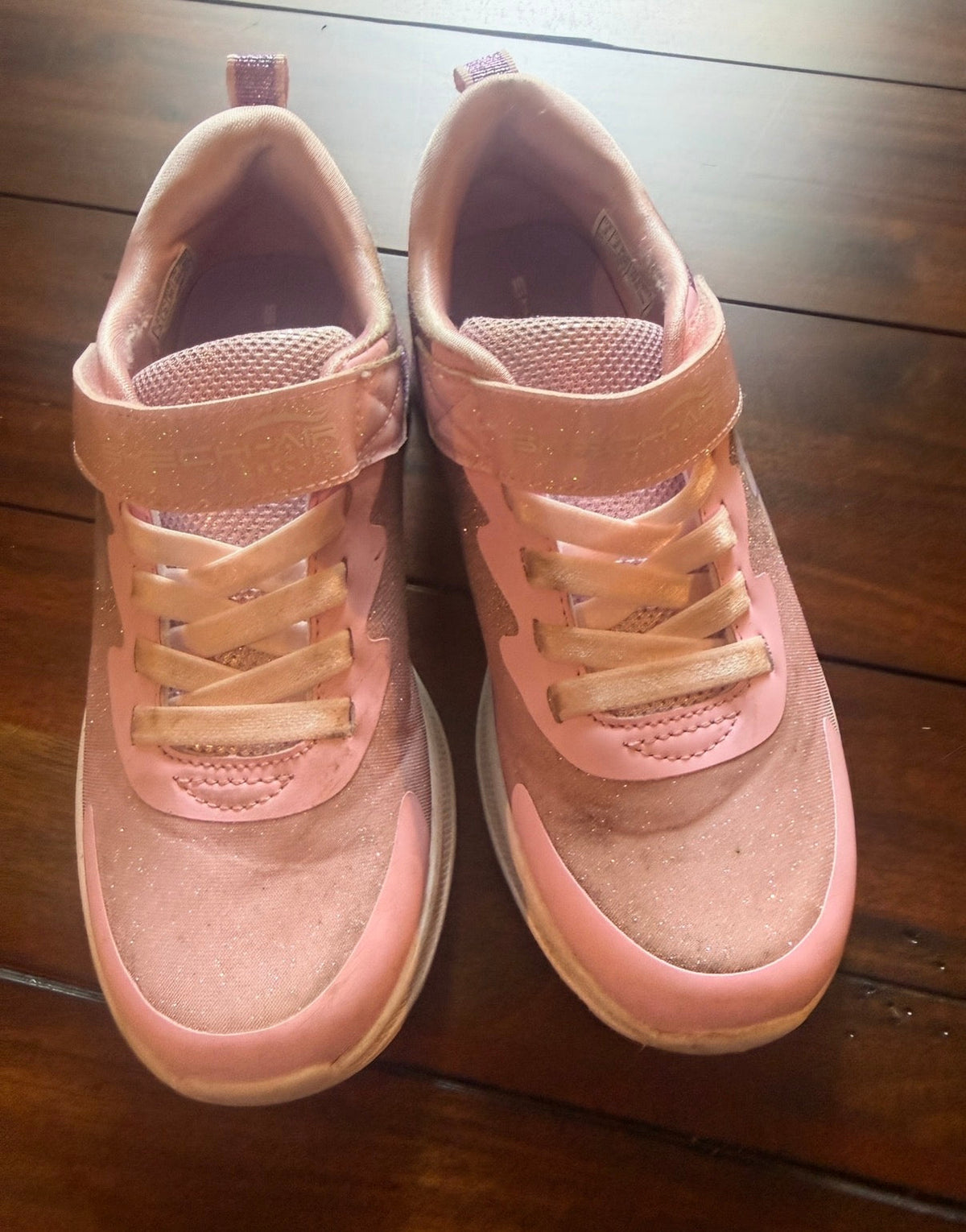#51 REDUCED Sketchers Velcro Closure Slip On Sneakers Girls Big Kid Size 3