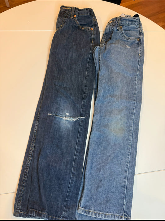 136 EUC Levi jeans slim adjustable waist size 10