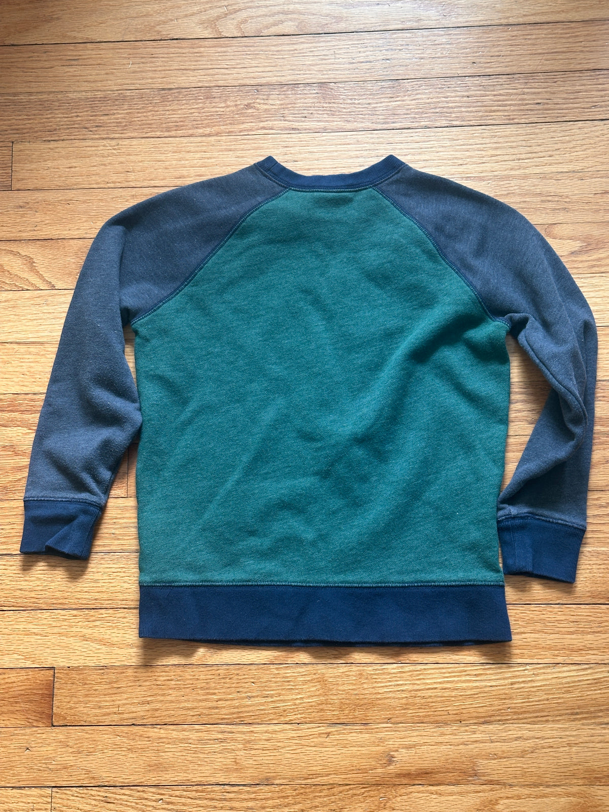 #163 Lands' End Sweatshirt - size S (8) - EUC