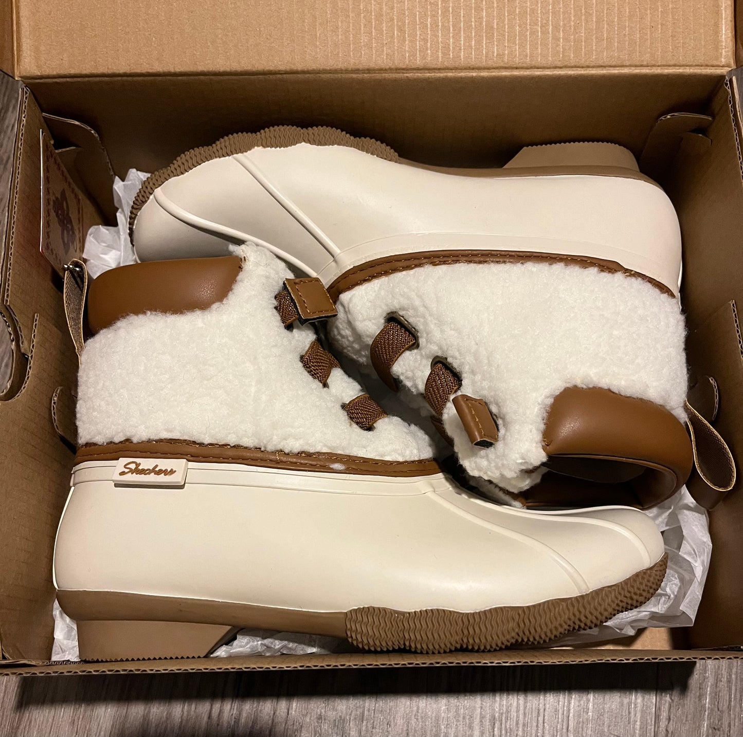 #13 New Women 5 Skechers waterproof snow boots