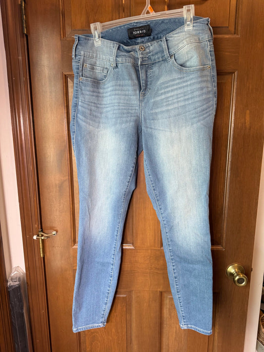 Seller #129 - EUC Torrid Premium Size 14R Jegging