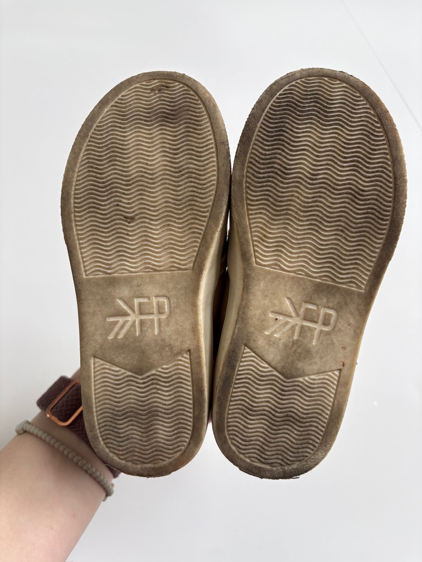 Seller #105 - Size 9c Girls Metallic Freshly Picked Slip On Shoe GUC