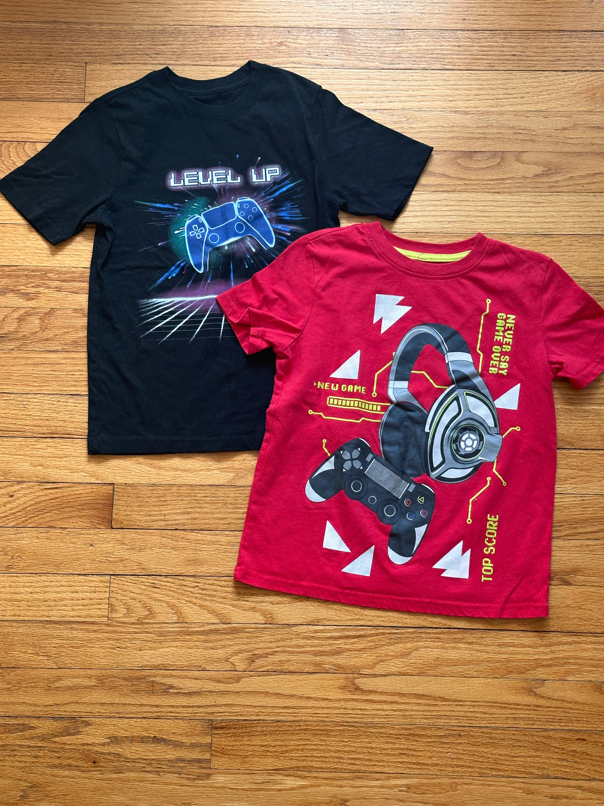 #163 Set of 2 Gamer T-Shirts - size M (8) - EUC