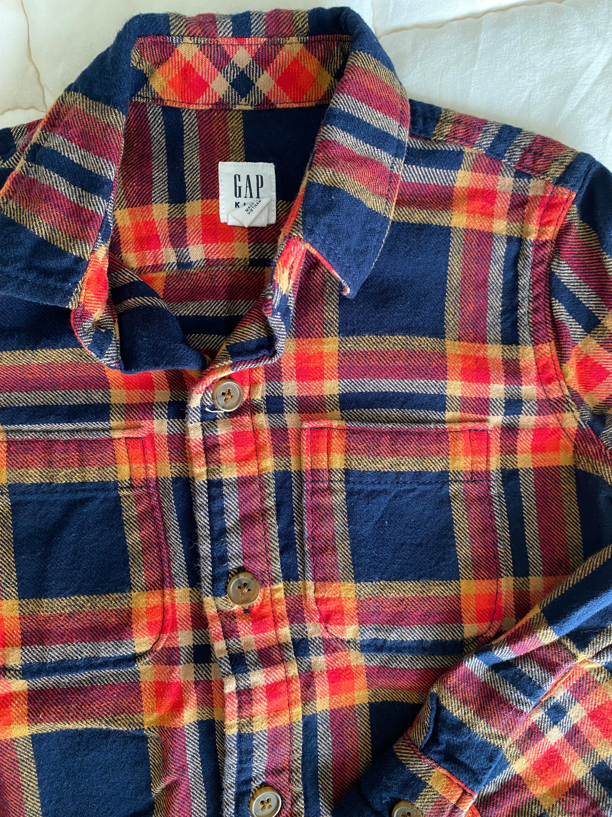 Seller 59 GAP boys 6 flannel shirt