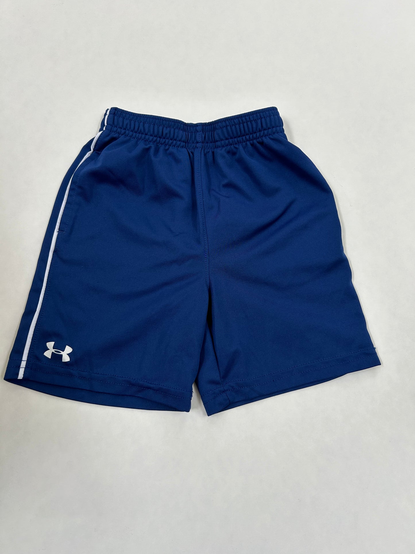 Boys 4T Under Armour Navy shorts with pockets
