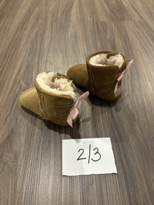 #138 - 2/3T - VGUC Ugg - Pink Bow - Tan Winter Boots - PU 45236