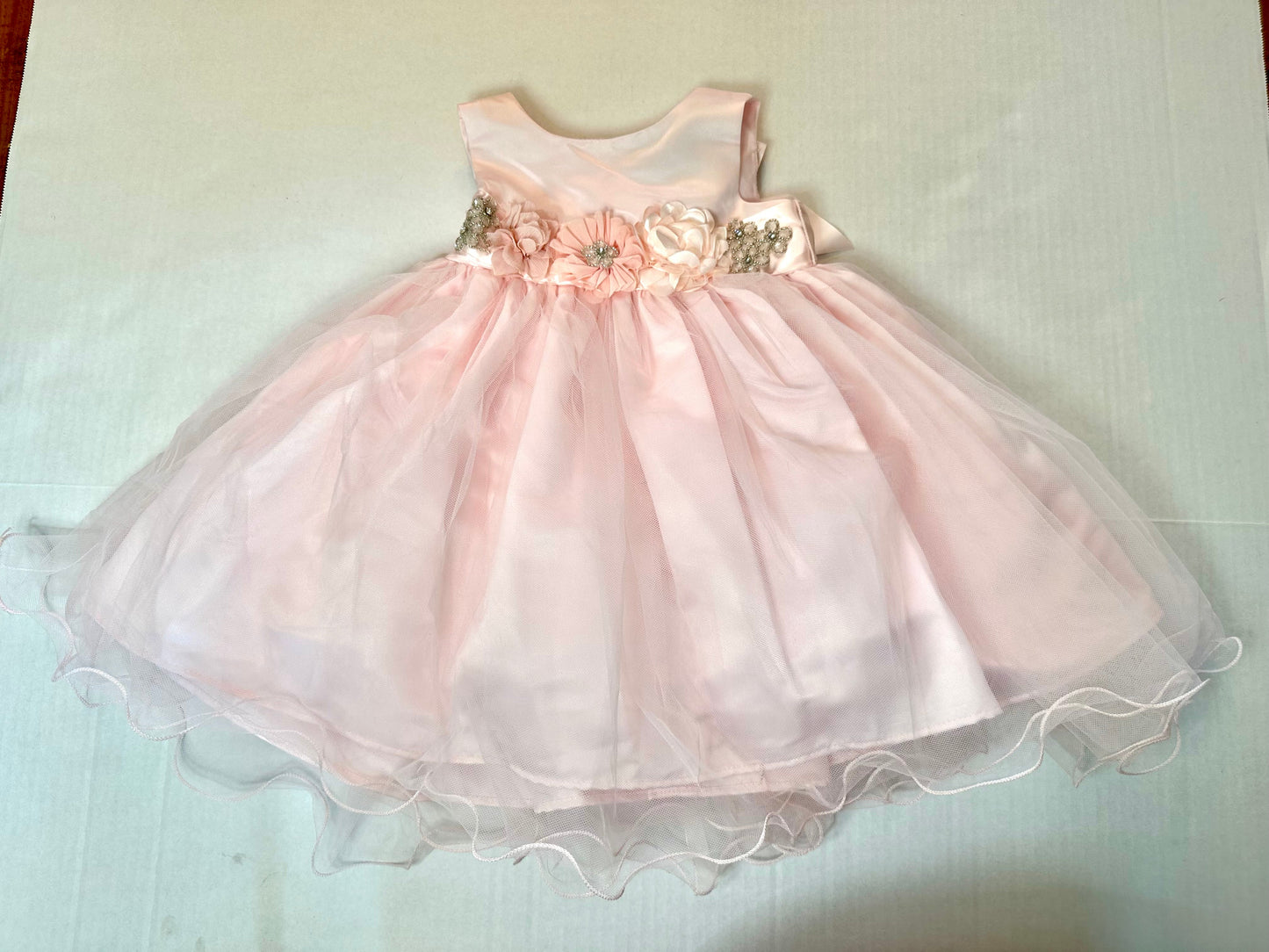 #88 18M chantilly palace dress euc tulle