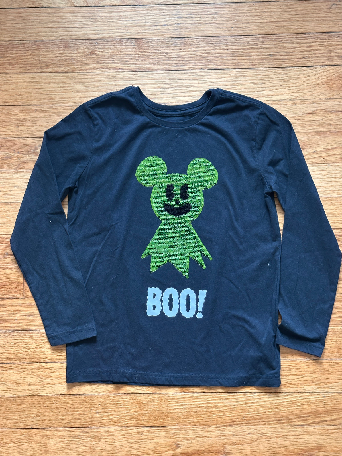 #163 Disney Flip Sequin Mickey Halloween Shirt - size M (7/8) - EUC