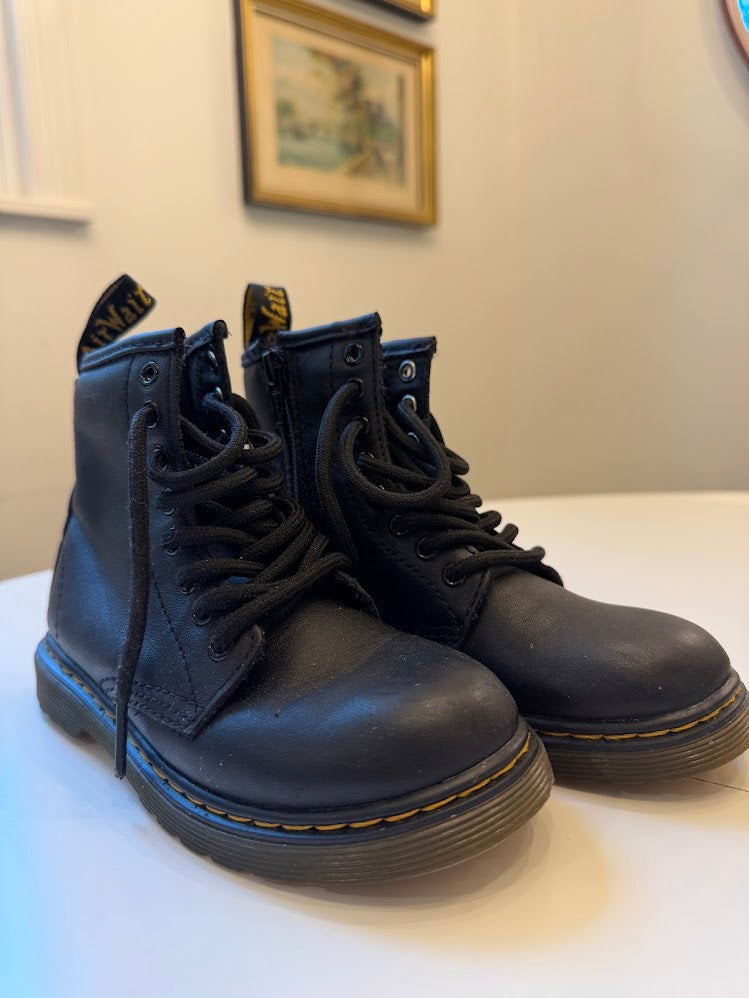 #9 Girls Size 11 Doc Marten Black Boots VGUC *REDUCED