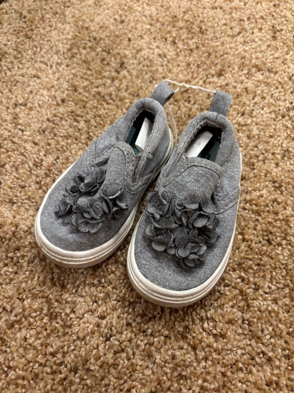 #86A girls size 3 toddler grey shoes; wonder nation