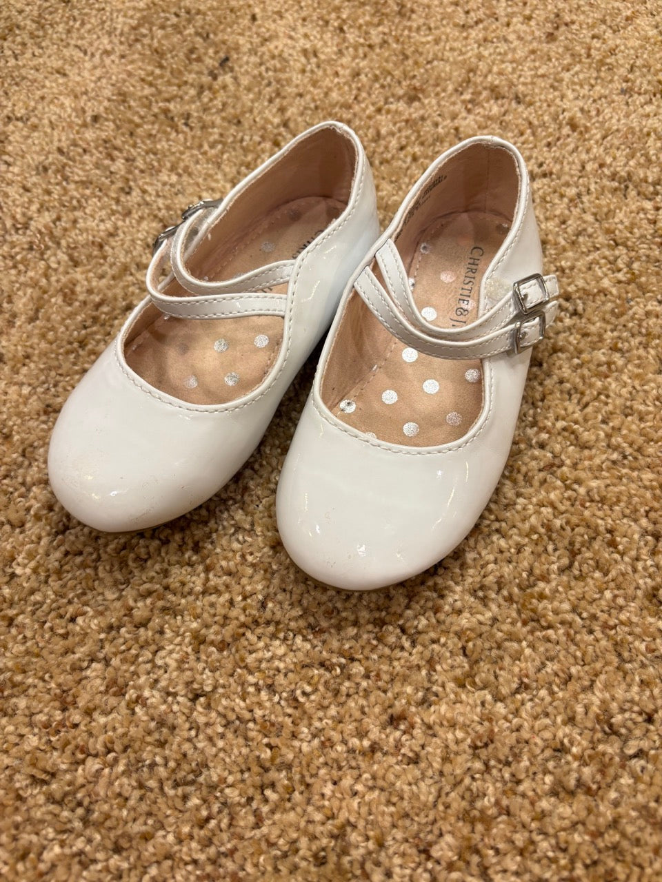 #86A girls size 8 white dress shoes, size 8