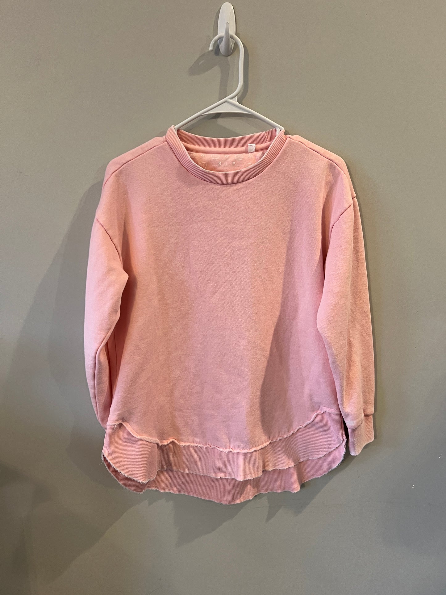 Women’s Small Distressed pink pullover sweatshirt- PPU 45044 (Liberty Twp)