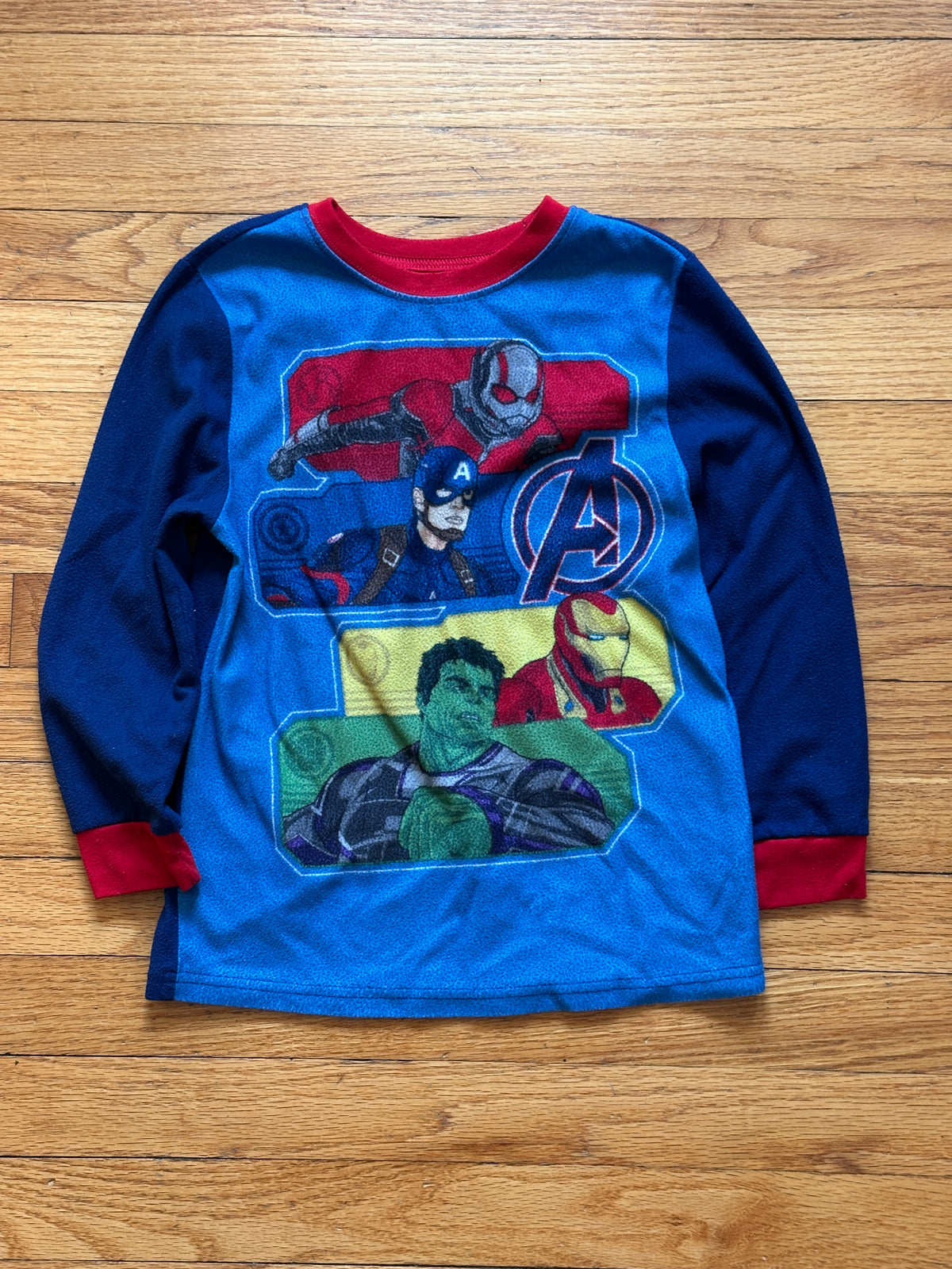#163 Marvel Avengers Fleece Pajamas - size 8 - VGUC