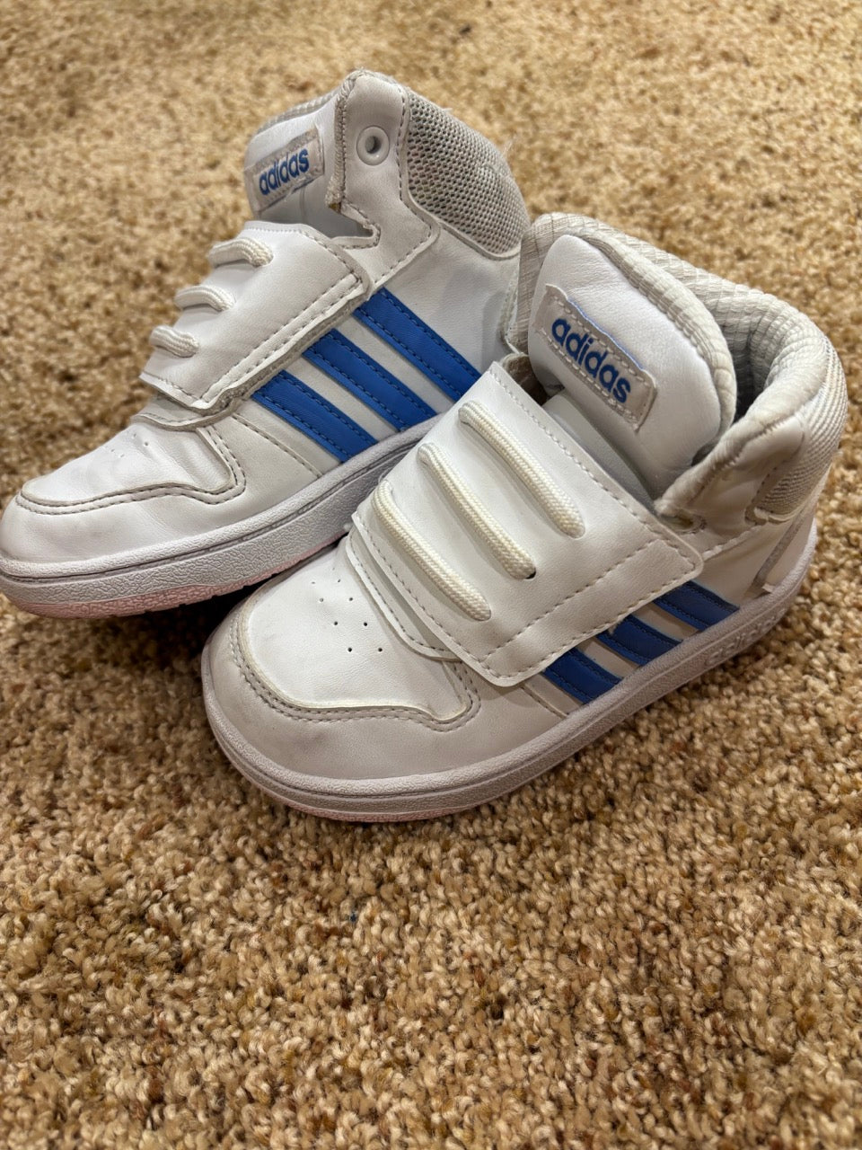 #86A boys size 8.5 shoes, velcro laces