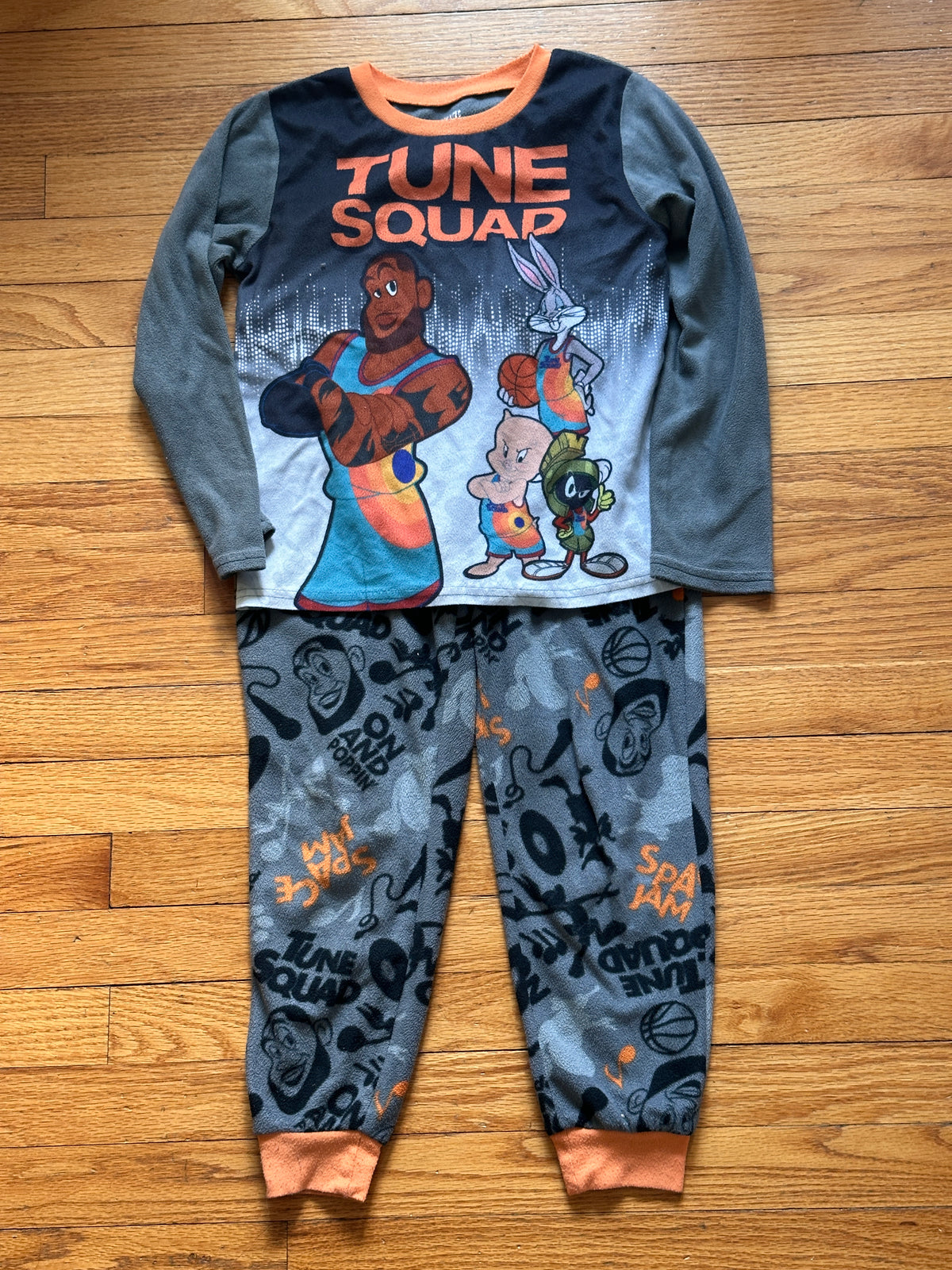 #163 Space Jams Fleece Pajamas - size M - VGUC