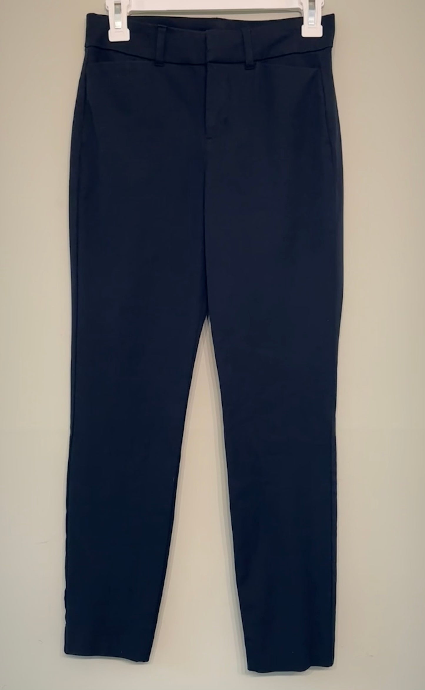 Old Navy Women’s 0 High Rise Pixie Pant Black