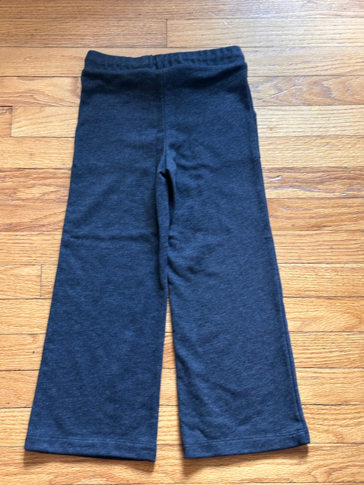 #163 NWOT Old Navy Girls Dark Gray Flared Pants - size S (6-7)