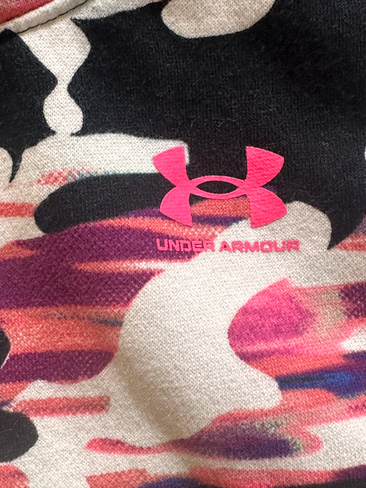 #163 Under Armour Pink Camo Sweatshirt - size YXL - VGUC