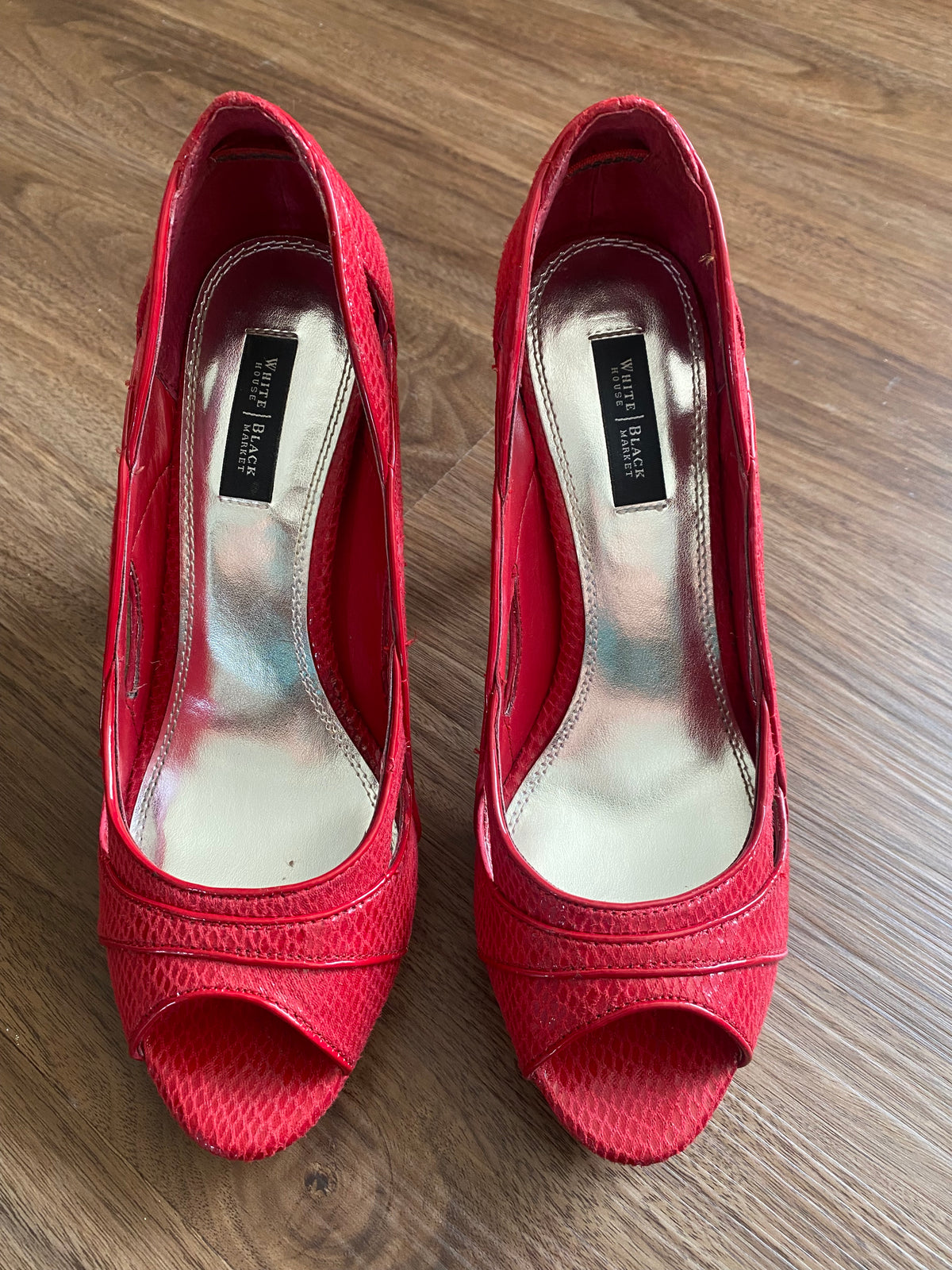 #59 White House Black Market women's size 8 red high heels