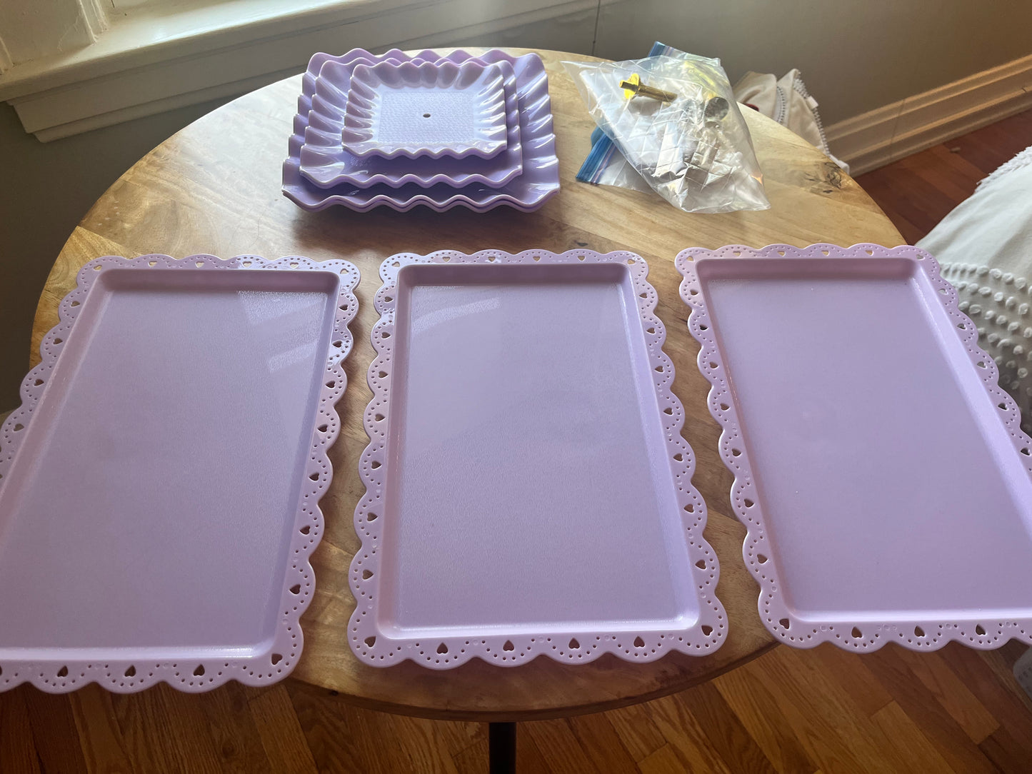 #97- NWK- 5 piece cupcake stand and appetizer tray set- purple