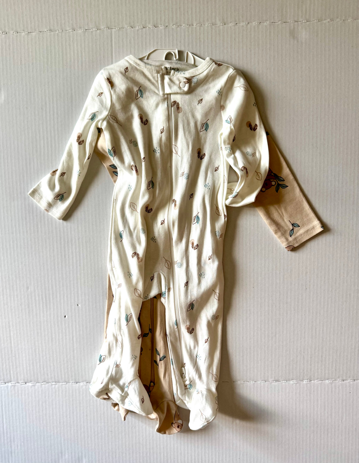 Seller #129 - NWT Carter’s 9 month Zipper Pajama 2 pack