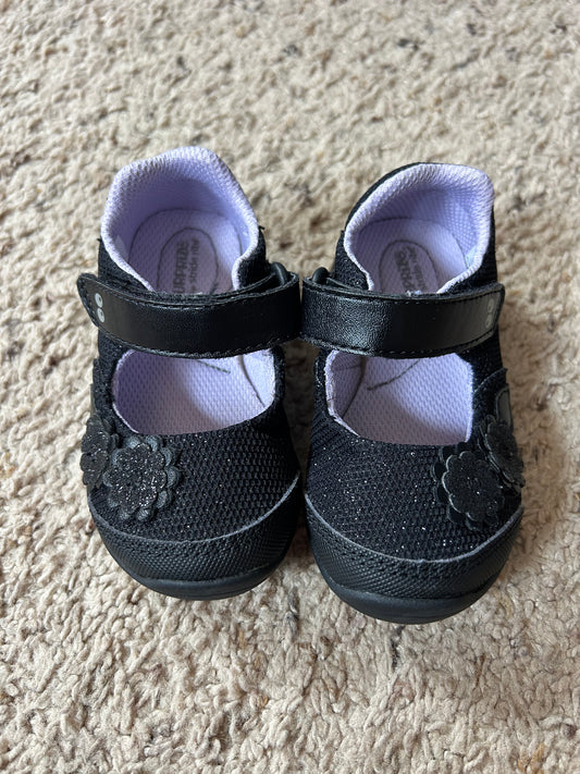Seller 120, VGUC Stride rite, girls size 5c