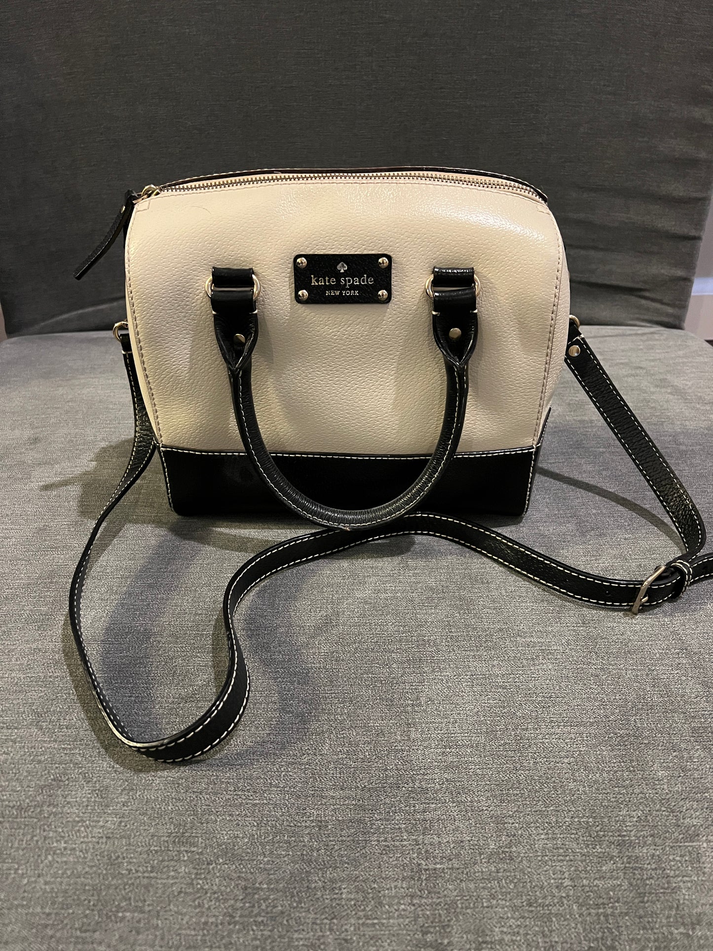 Kate Spade Black & White Handbag- PPU 45044 (Liberty Twp)