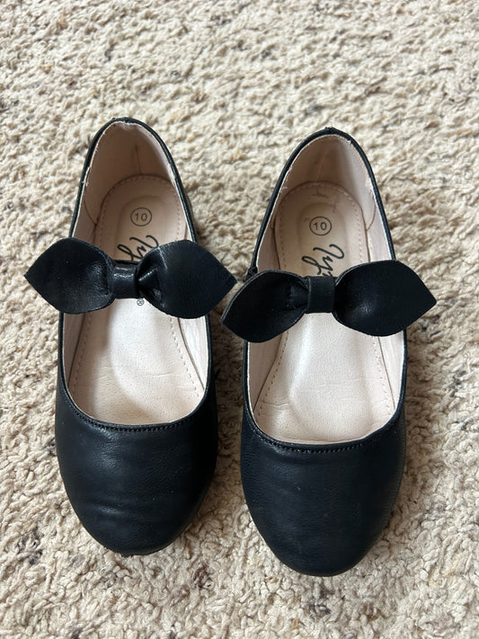 Seller 120 VGUC Girls size 10 flats