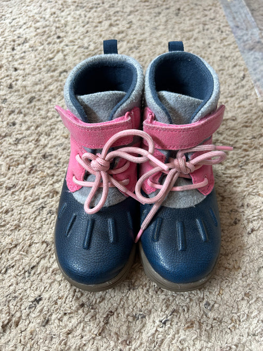 Seller 120 Carters girls winter boots size 10. VGUC