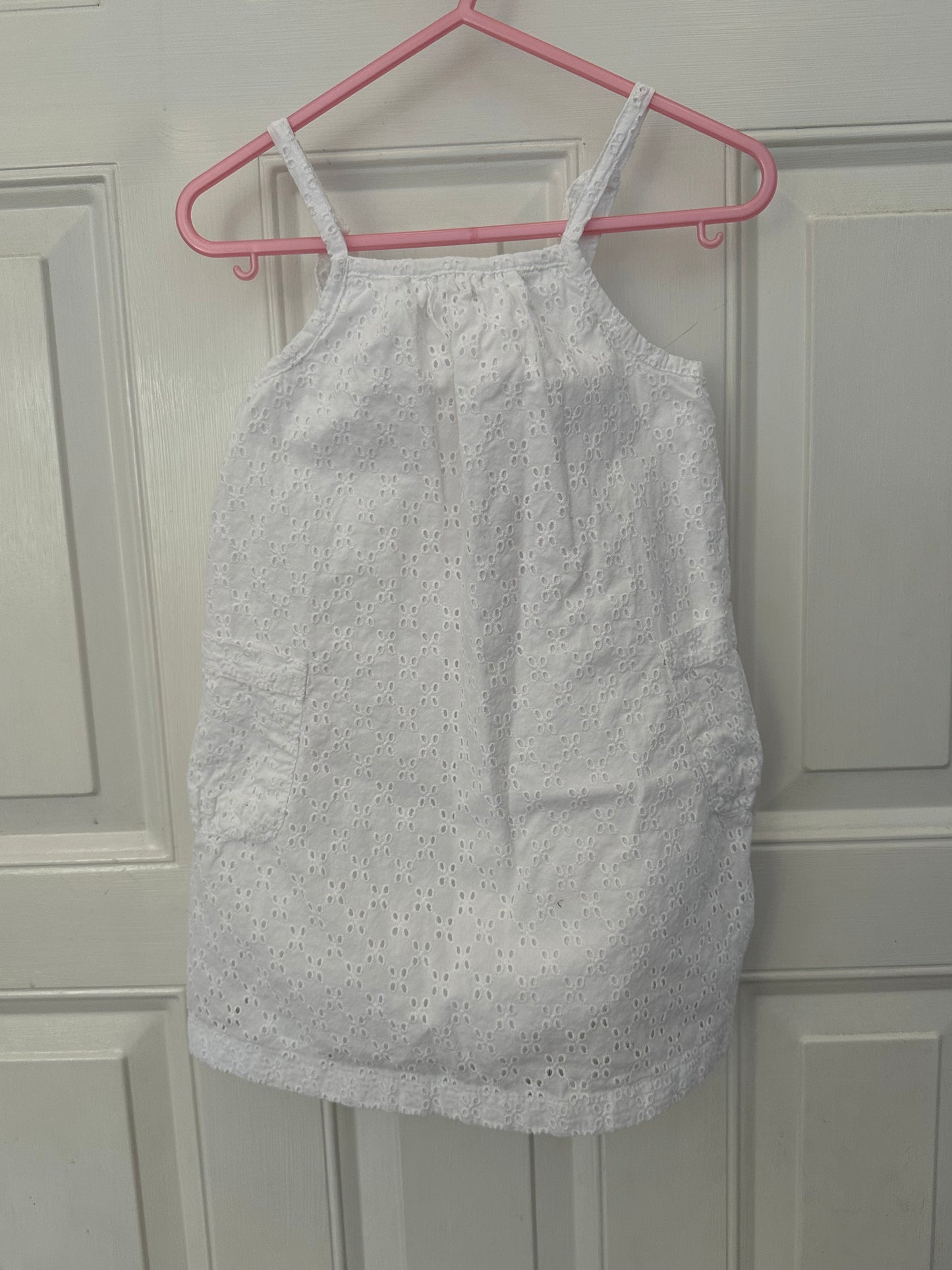 Hanna Anderson Girls White Beach Dress Sz 90. Which is size 2-3