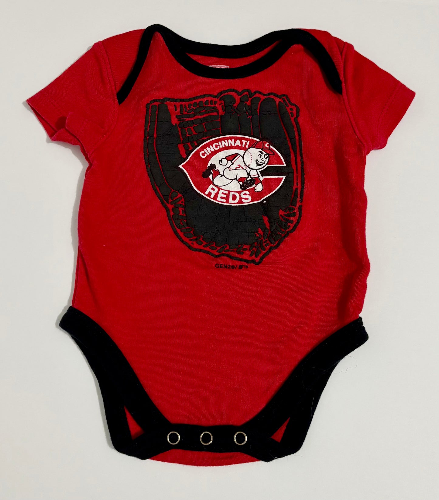 #132 - REDUCED - Cincinnati Reds: Mitt Onesie, 0-3M