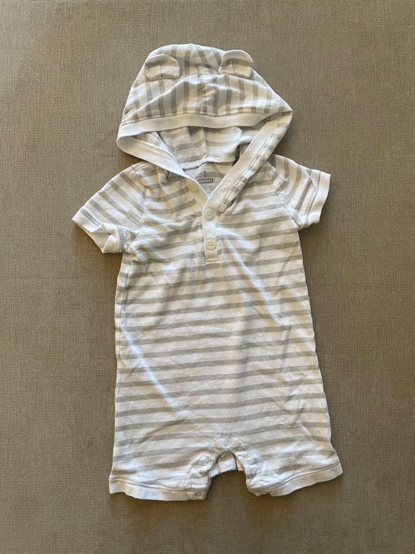 Seller #12 Gender Neutral | Old Navy | White and Gray Stripe Swim Coverup | Size 18-24 Months