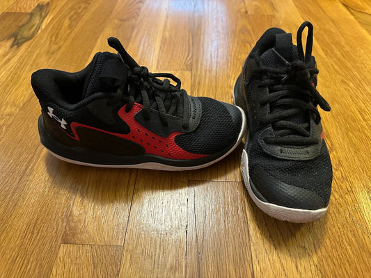 Seller #82 Boys Size 1 Under Armor basketball shoes