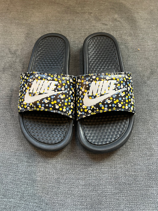 Nike Size 6 Floral Slides- PPU 45044 (Liberty Twp)