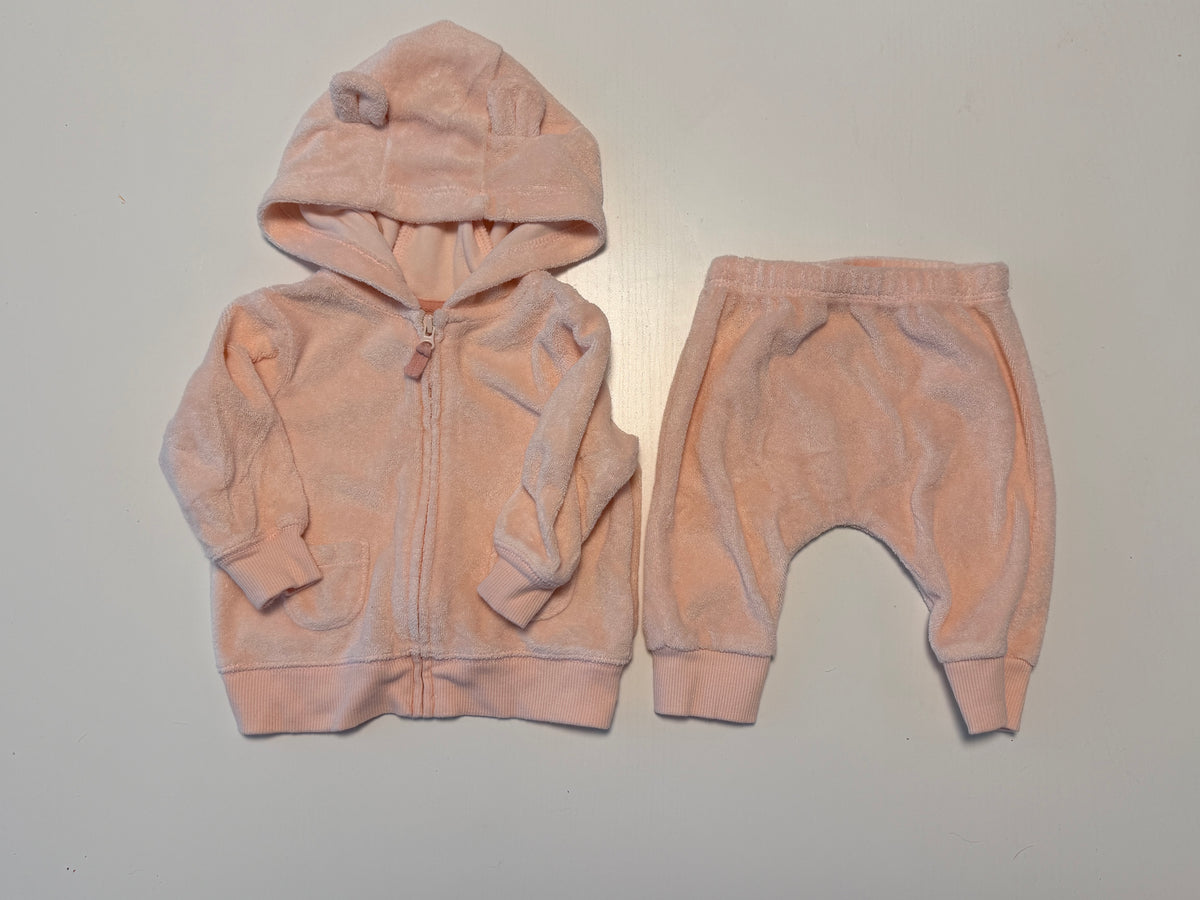 #93 carters pink set size 3 months