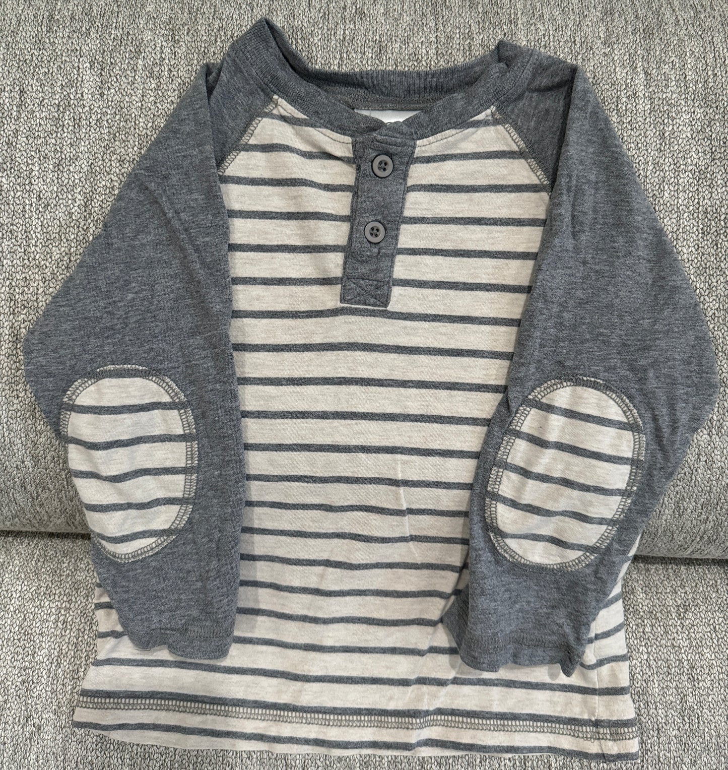 #59 Hanna Andersson Gray/Cream Striped Henley with elbow patches - Boys 3T (90)