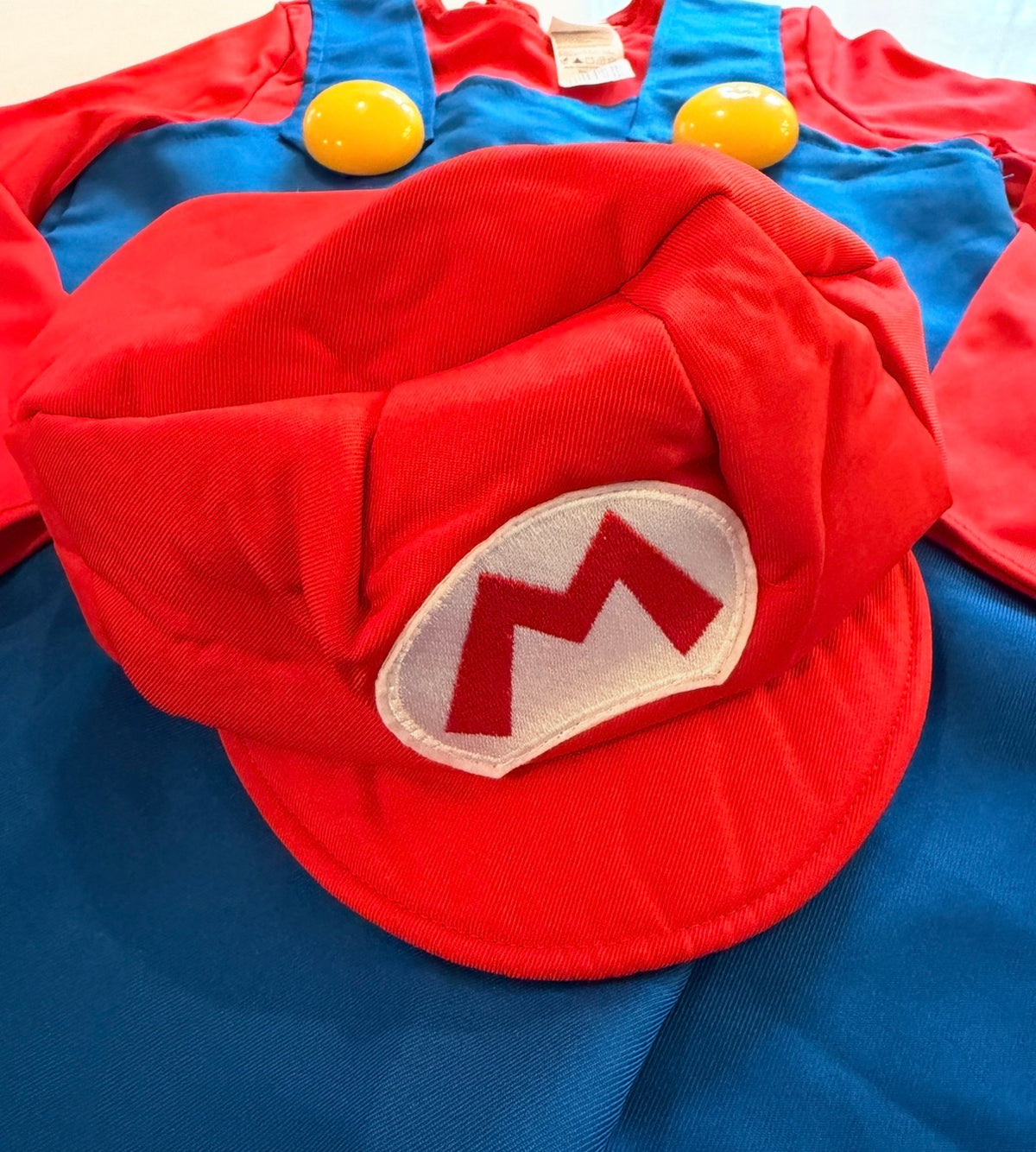 #9 Boys Small (4/6) Super Mario Costume with Hat GUC