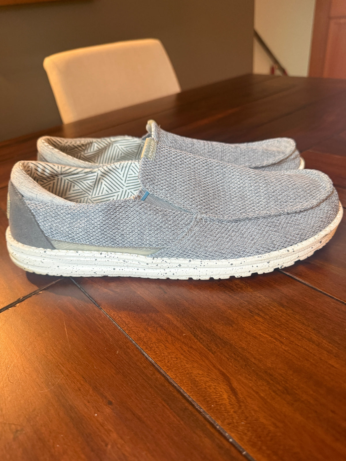 #51 Men’s Hey Dudes Size 11 Sharkskin Thad Shoes