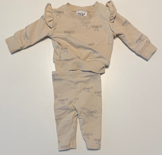 #93 Mebie Baby bow set girls size 0-3 months