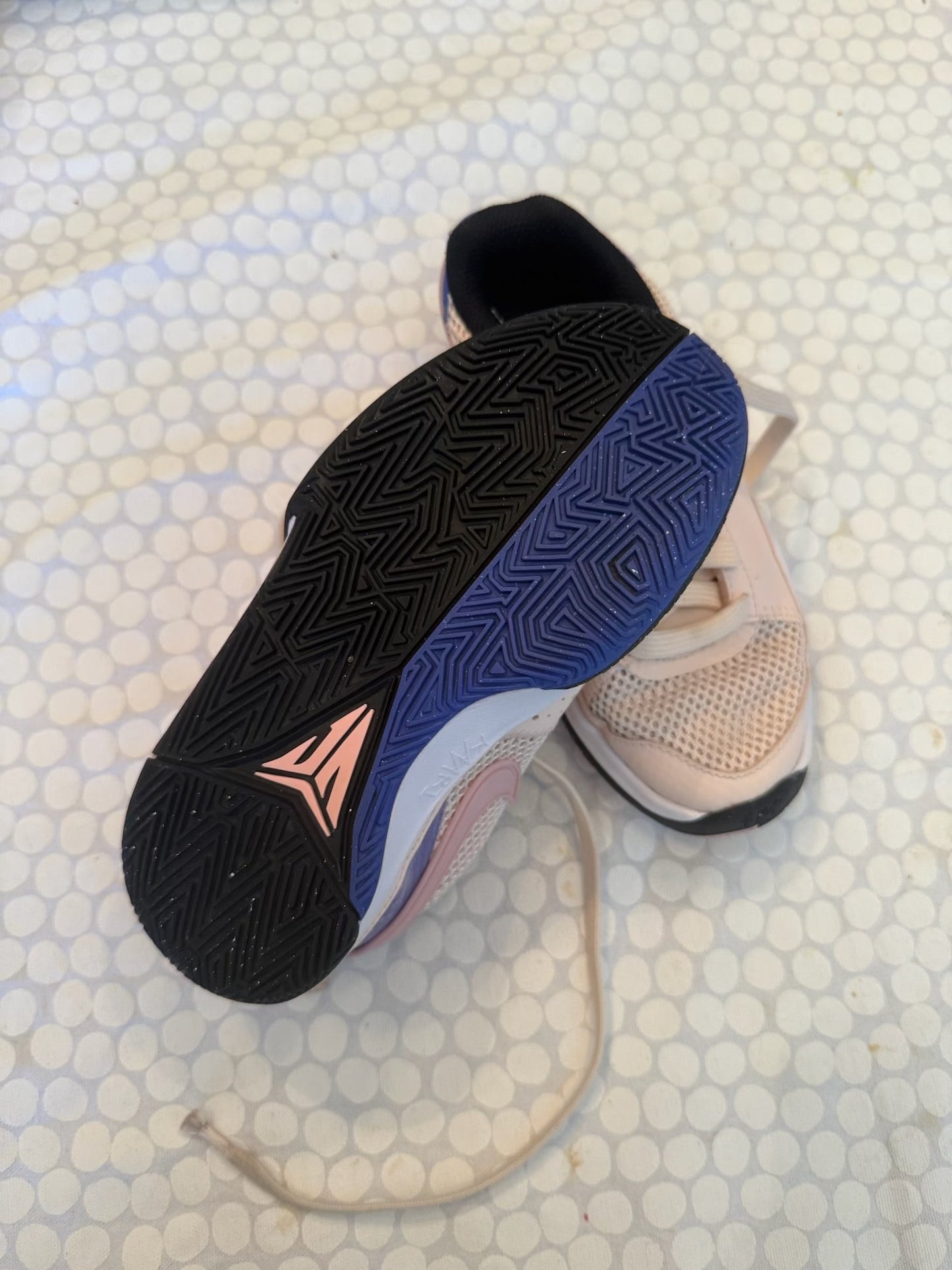 136 Nike Guava Ice size 1 girls