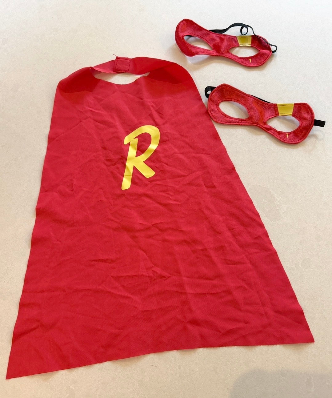 #9 Little Kids Ryan’s World R Cape + 2 Masks