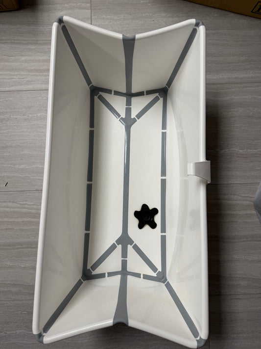 #110 Stokke white bathtub with Infant Insert