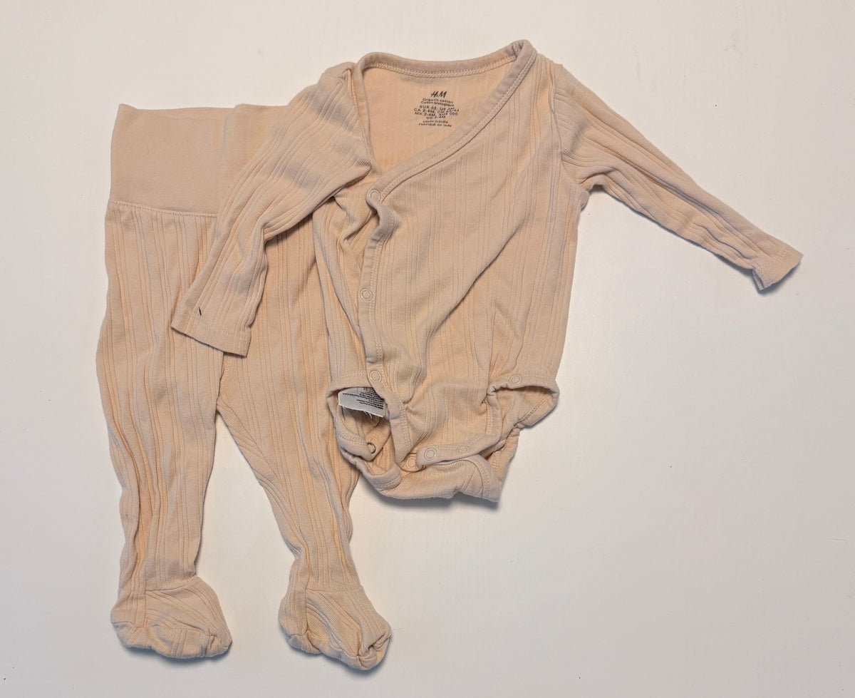 #93 H&M wrap over body suit and pant set size 0-3 months