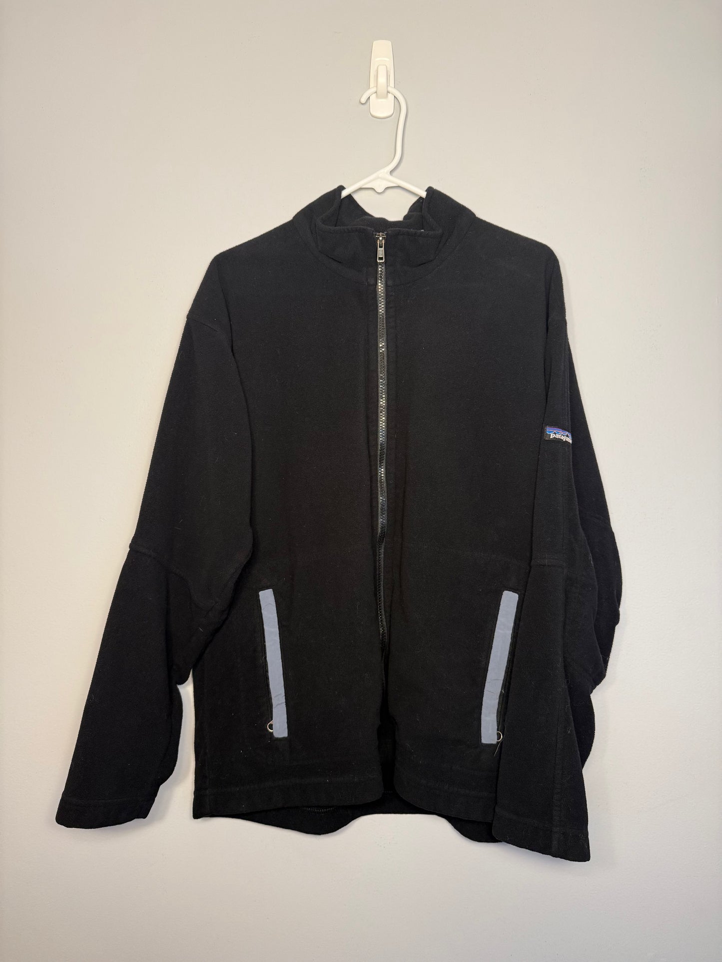 Seller 175 - Patagonia Men's Large Black Jacket